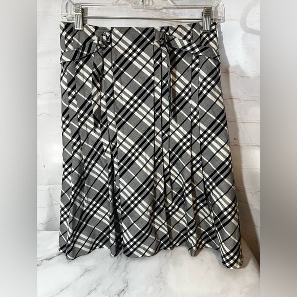 GUC Burberry Nova Check Pleated Skirt - Picture 1 of 6